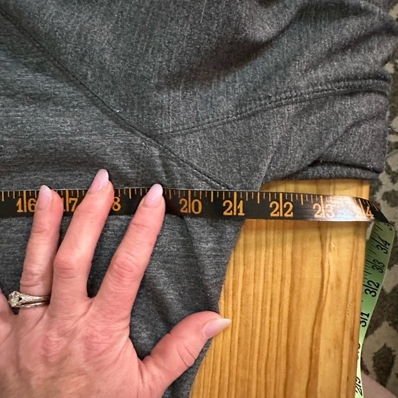 Michigan Colosseum 3/4 zipped hoodie Great condition w/ thumb holes - Picture 9 of 10